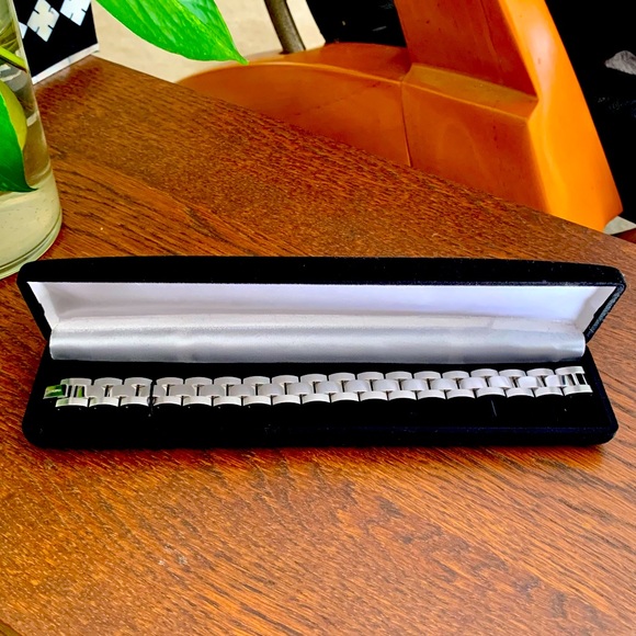 Toscana Other - Unisex Stainless steel 8” bracelet